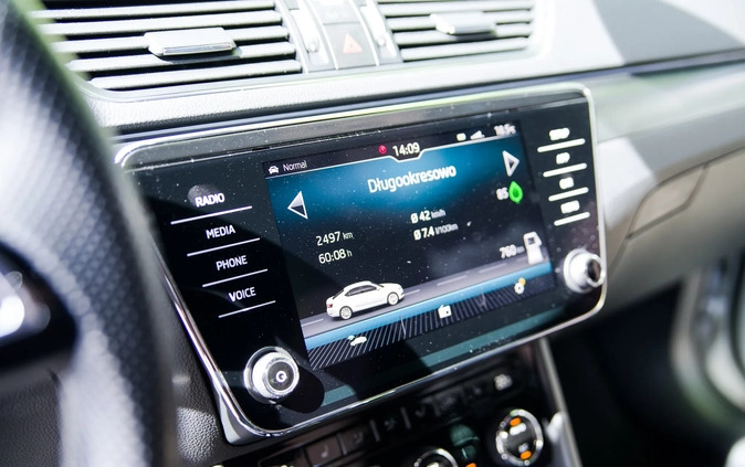 Skoda Superb cena 108499 przebieg: 129000, rok produkcji 2019 z Karlino małe 407